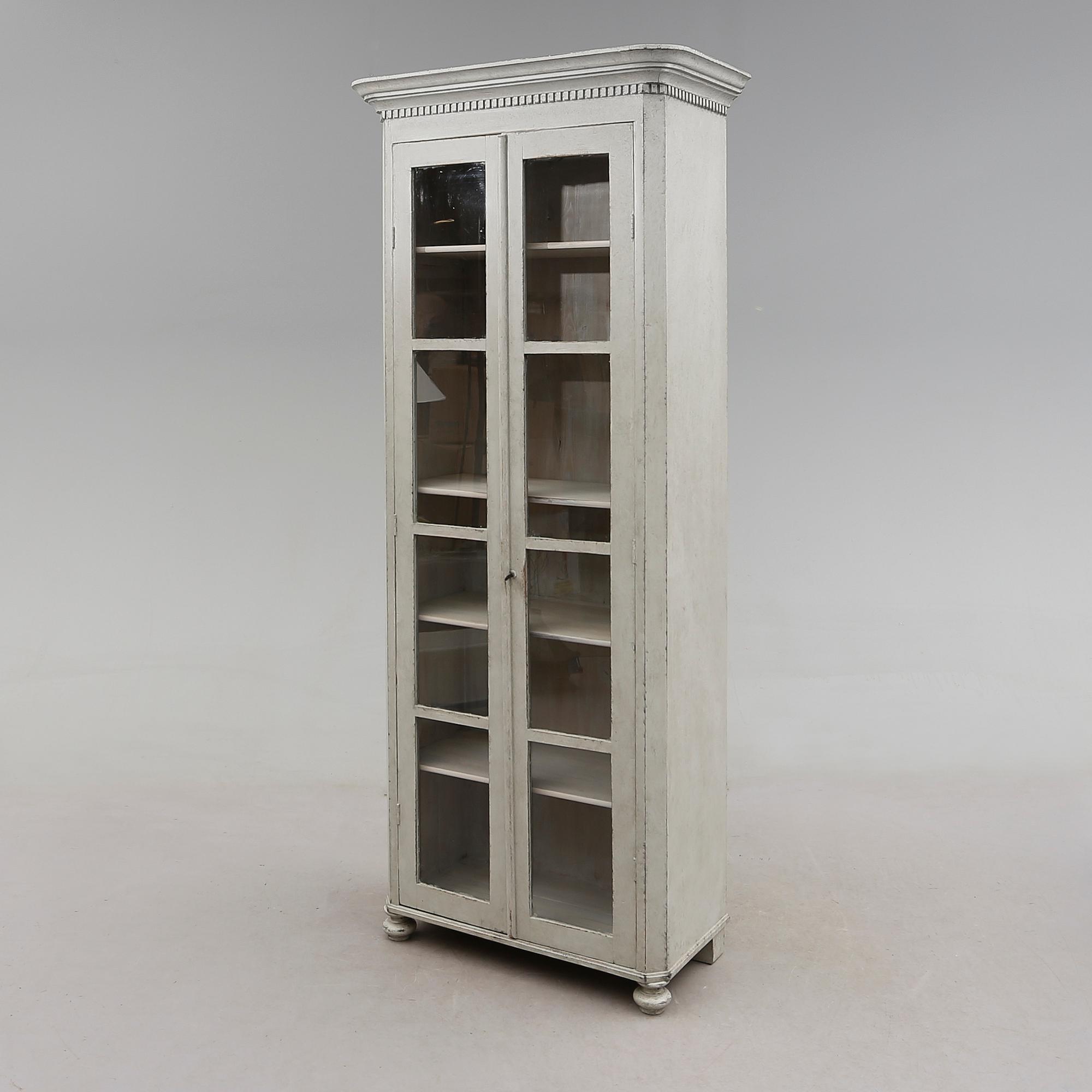 VITRINSKÅP, 1800-talets senare del.