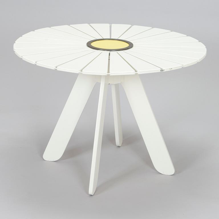 Alvar & Aino Aalto,  Trädgårdsmöblemang, 3 delar, "Aurinko-serien", Artek, 1950-tal och 1900-talets slut..