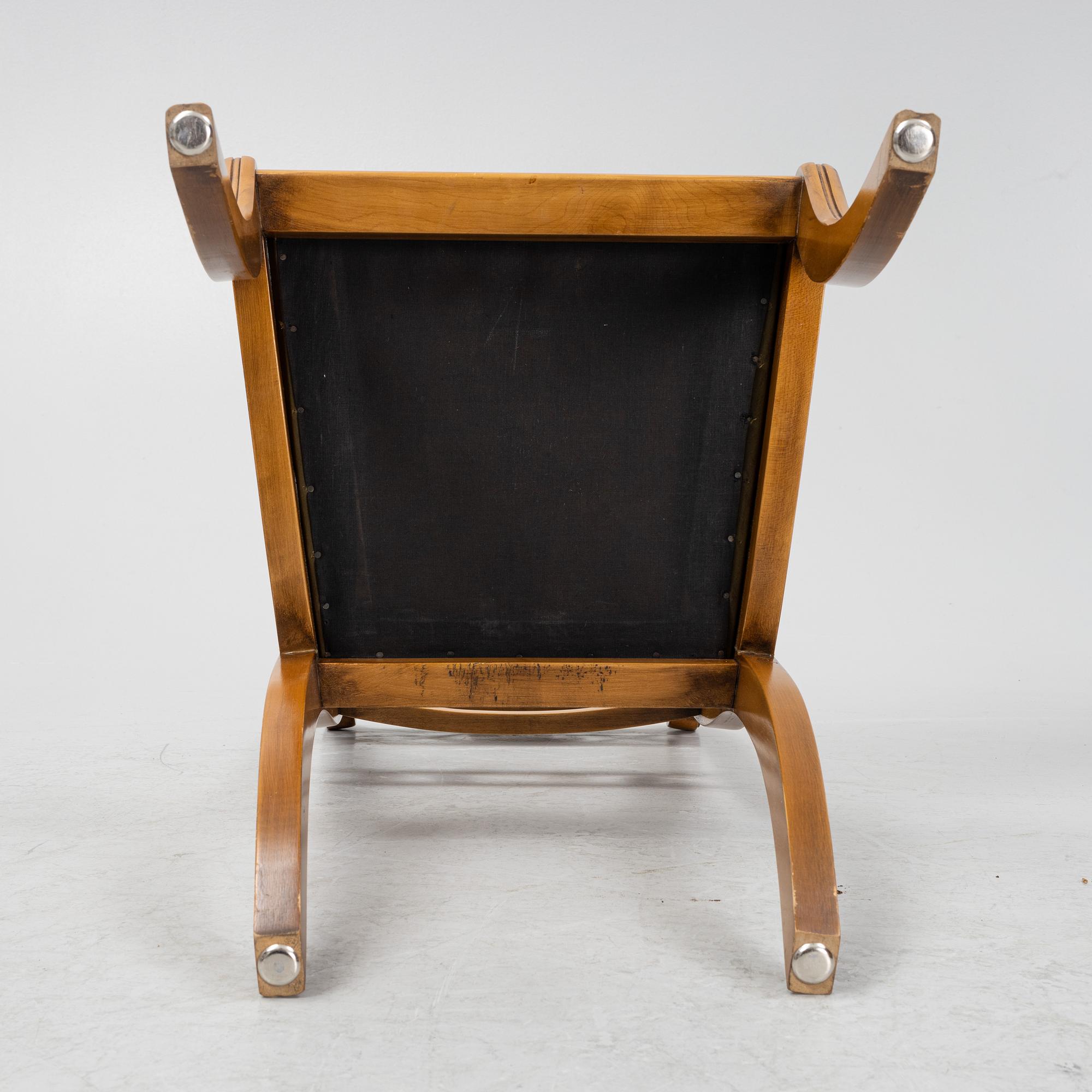 A set of six English mahogany chairs, 20th Century.