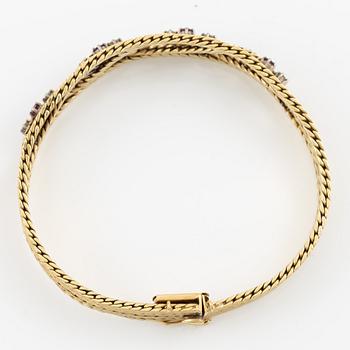 Bracelet 18K gold with rubies and brilliant-cut diamonds.