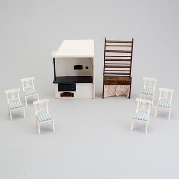 A lot of 15 pieces of doll house furniture by Berit Bergström, Nolbyn, Värmländskt hantverk, first half of the 20th cent.