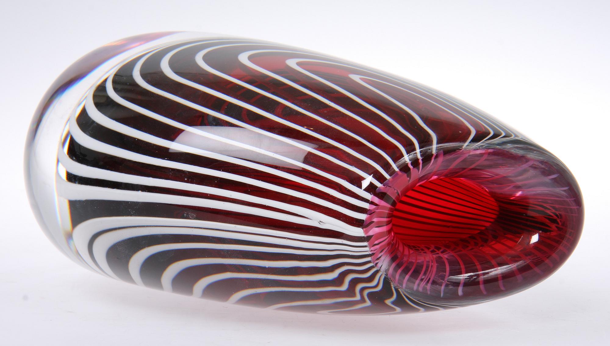 VAS, "Zebra", Vicke Lindstrand, Kosta, sign.