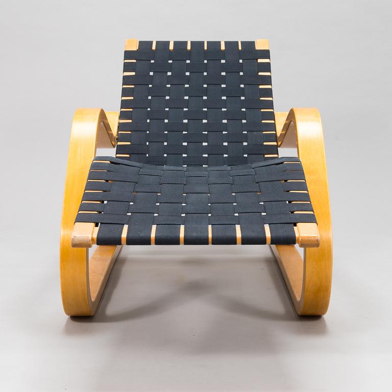 Alvar Aalto, a late 20th century '43' lounge chair for Artek.