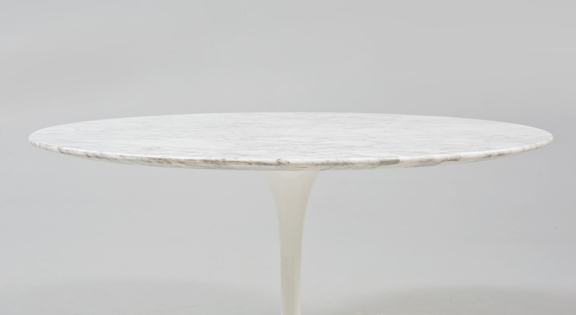 SOFFBORD, Eero Saarinen, "Tulip", Knoll International, USA, 1900-talets andra hälft.