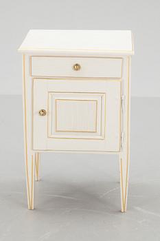 POTTSKÅP, gustaviansk stil, 1800-tal.