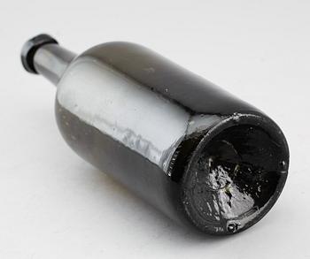 FLASKA, glas, Dalsland, märkt IHE och daterad 1826.