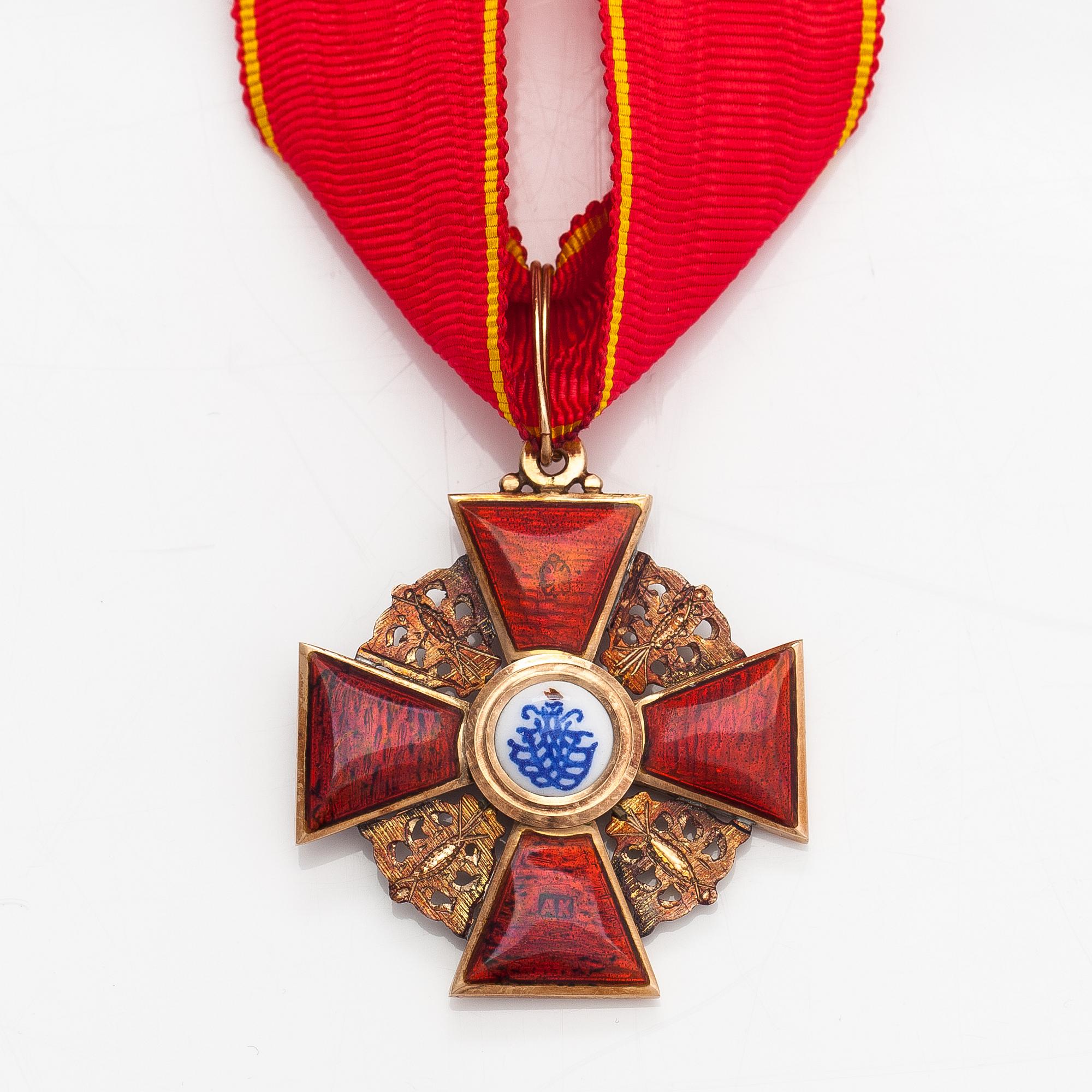 The Order of St. Anna medal, 3rd class, 14K gold and enamel. St. Petersburg.