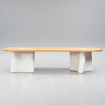 India Mahdavi, matbord, "Double Diagonale", formgivet inför ett projekt tillsammans med Firma Svenskt Tenn år 2022.