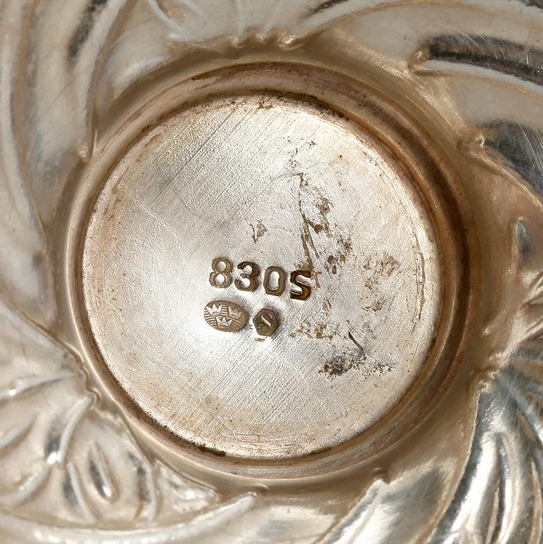 SOCKERRUSKA, SALTKAR samt STRÖARE, silver, bland annat svenska importstämplar, vikt utan glas 140 gram.