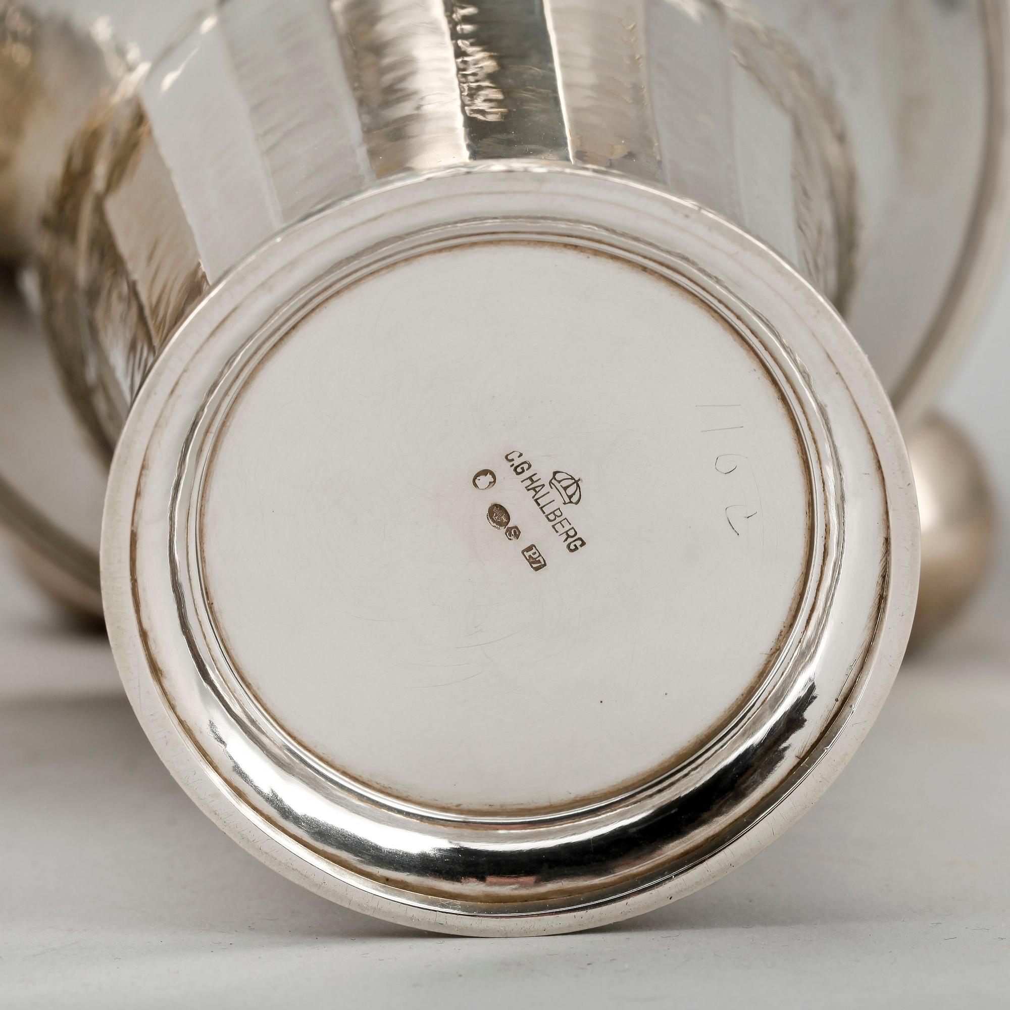 PARTI SILVER, 4 delar. Samtliga C. G Hallberg. Omkring 1920. Vikt ca 1344 gram.