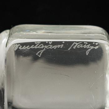 OIVA TOIKKA, lasiveistos, signeerattu Nuutajärvi Notsjö.