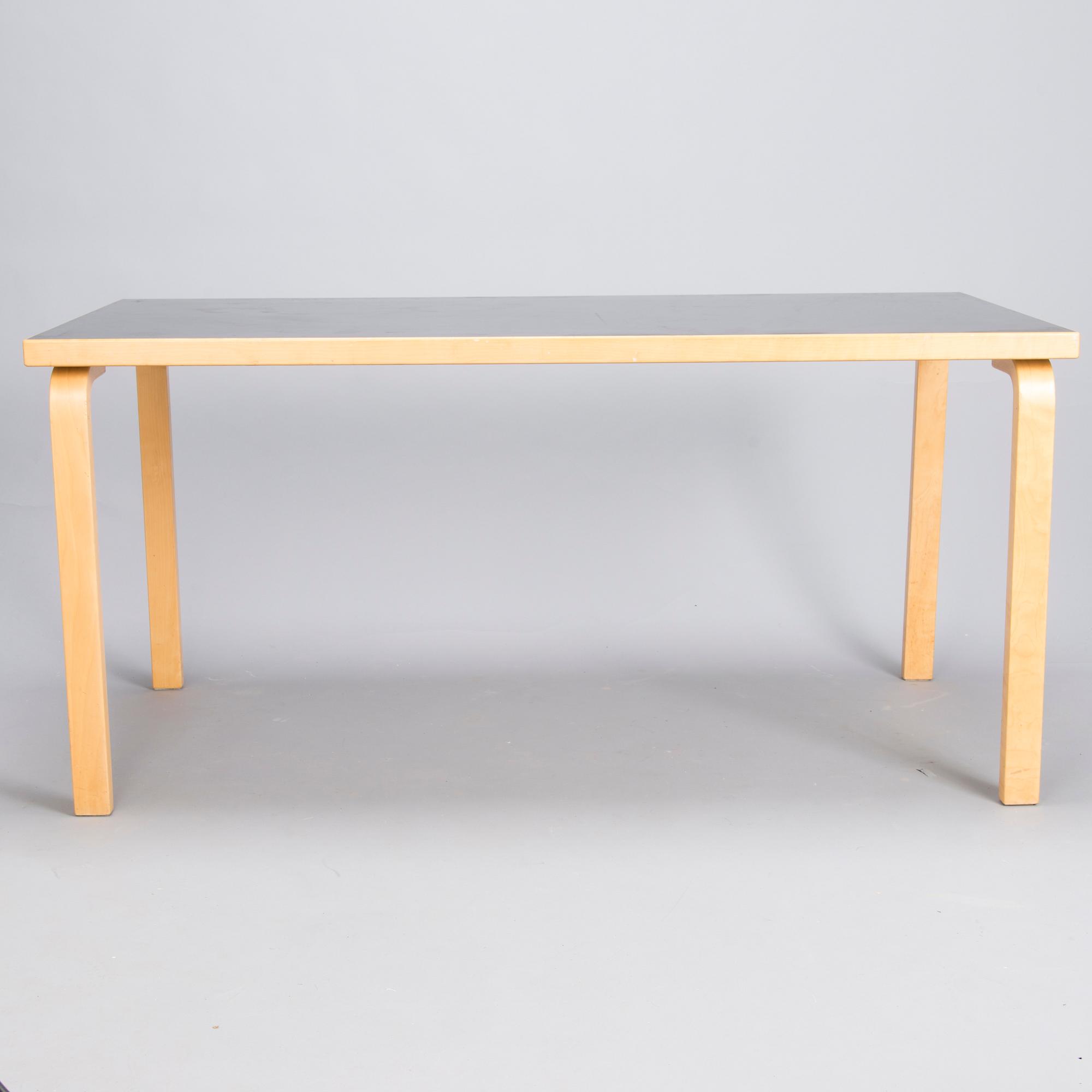 ALVAR AALTO, PÖYTÄ, malli 81A, Artek, 1900-luvun loppu.