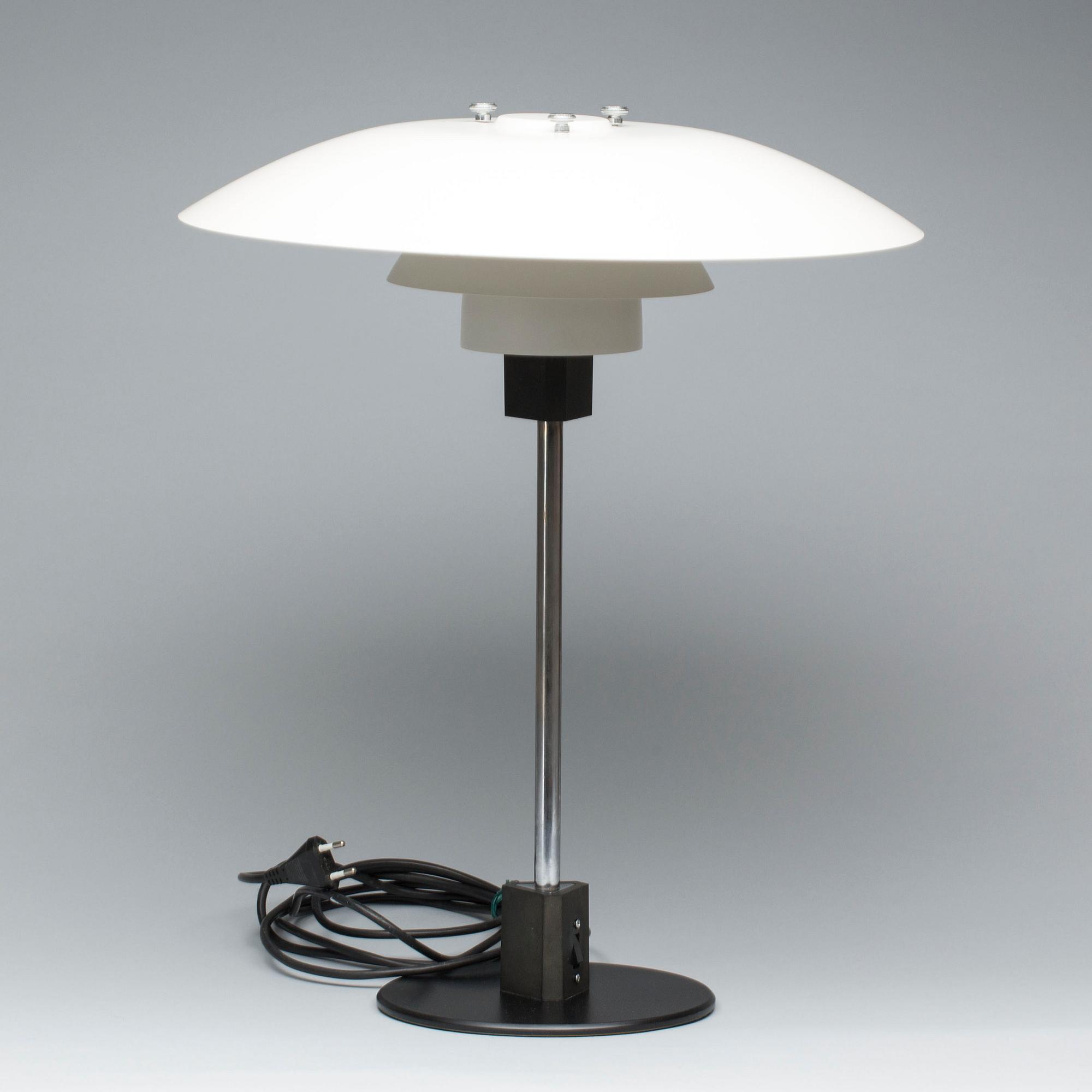 BORDSLAMPA, PH-4/3, Poul Henningsen, Louis Poulsen, Danmark.