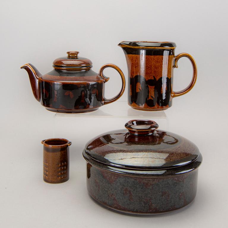 Gunvor Olin-Grönqvist,  a 24 pcs dinner service "Soraya".