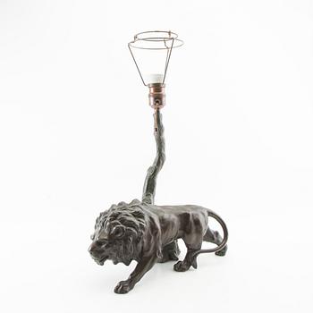 Bordslampa 1900-talets första hälft.