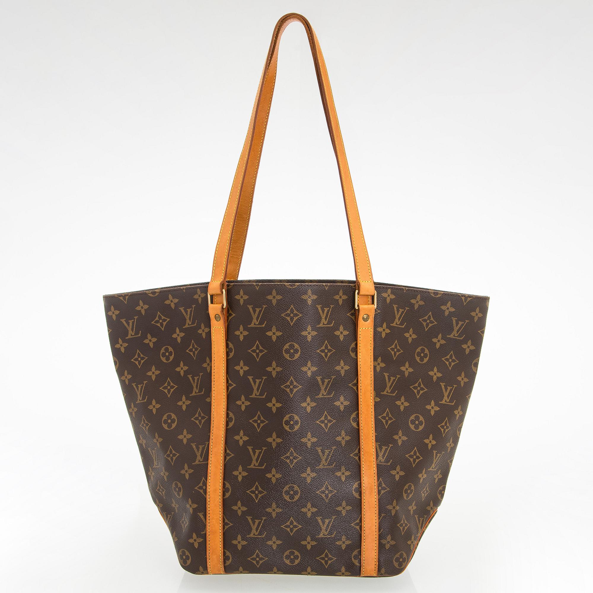 Louis Vuitton, a Monogram Canvas 'Sac Shopping' bag.