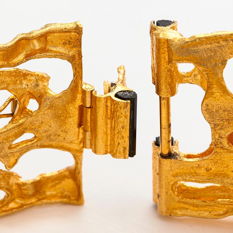 Björn Weckström, an 18K gold and tourmaline 'Sacrificial fire' bracelet. Lapponia 1971.