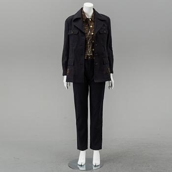FENDI, ensemble bestående av jacka, jeans, väst samt top, italiensk storlek 42-46.