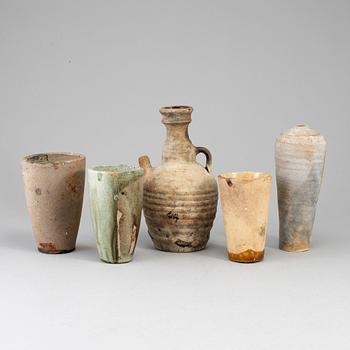 A group of five Southeast asian ceramics, 20th century.