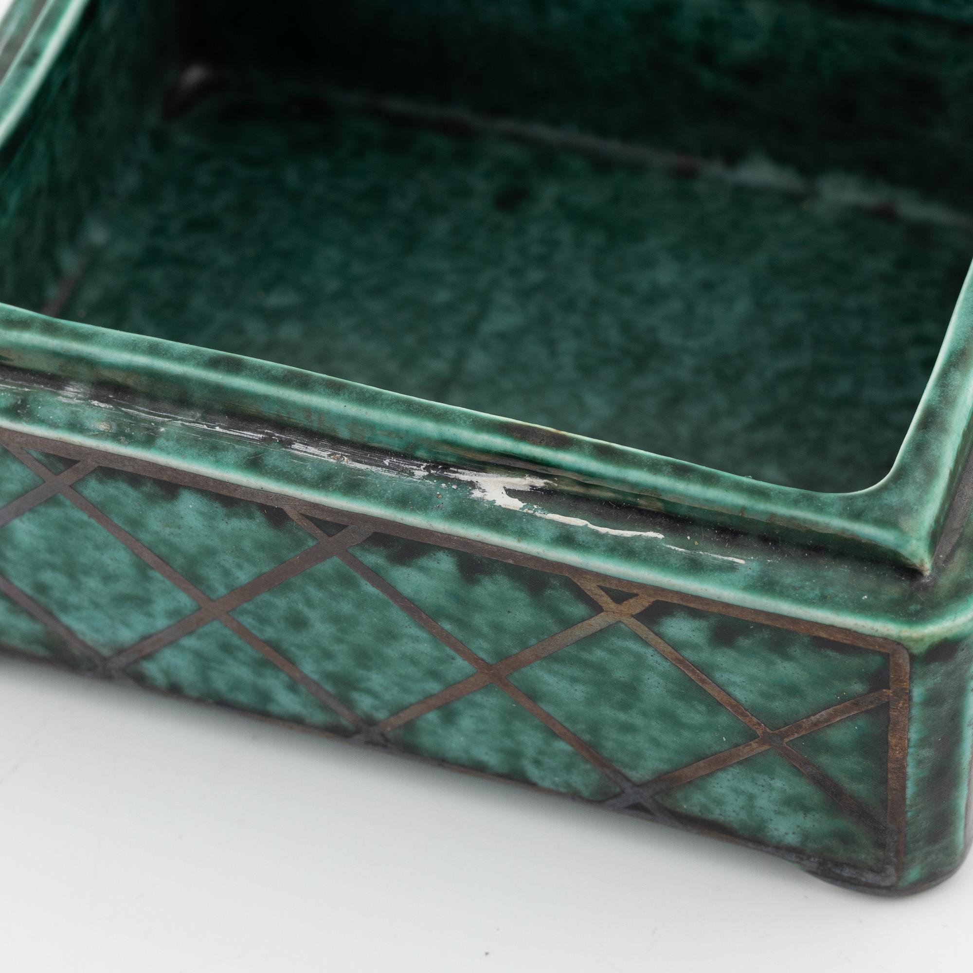 Wilhelm Kåge, vas, ask samt fat, stengods, "Argenta", Gustavsberg.