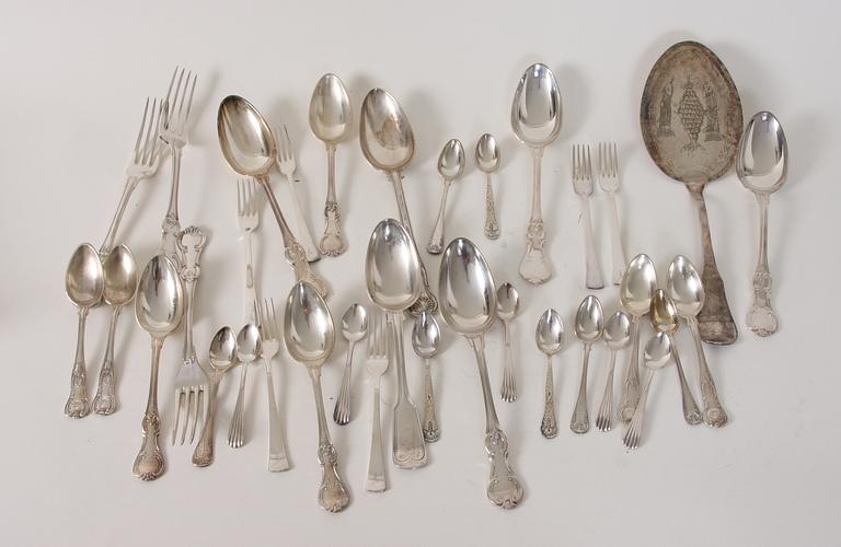 PARTI BESTICKSERVISDELAR, bla nysilver, ca 70 delar.