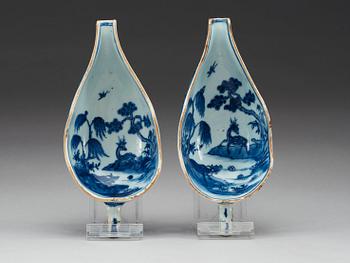 A pair of blue and white sauce boats, Qing dynasty, Qianlong (1736-95).