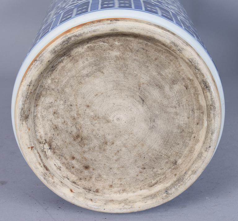 PARAPLYSTÄLL, porslin, Kina, 1800/1900-tal.