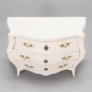 A Swedish rococo chest of drawers, mid 18th century.