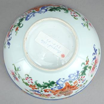 BÅLSKÅL, porslin, Qingdynastin, Qianlong (1736-1735).