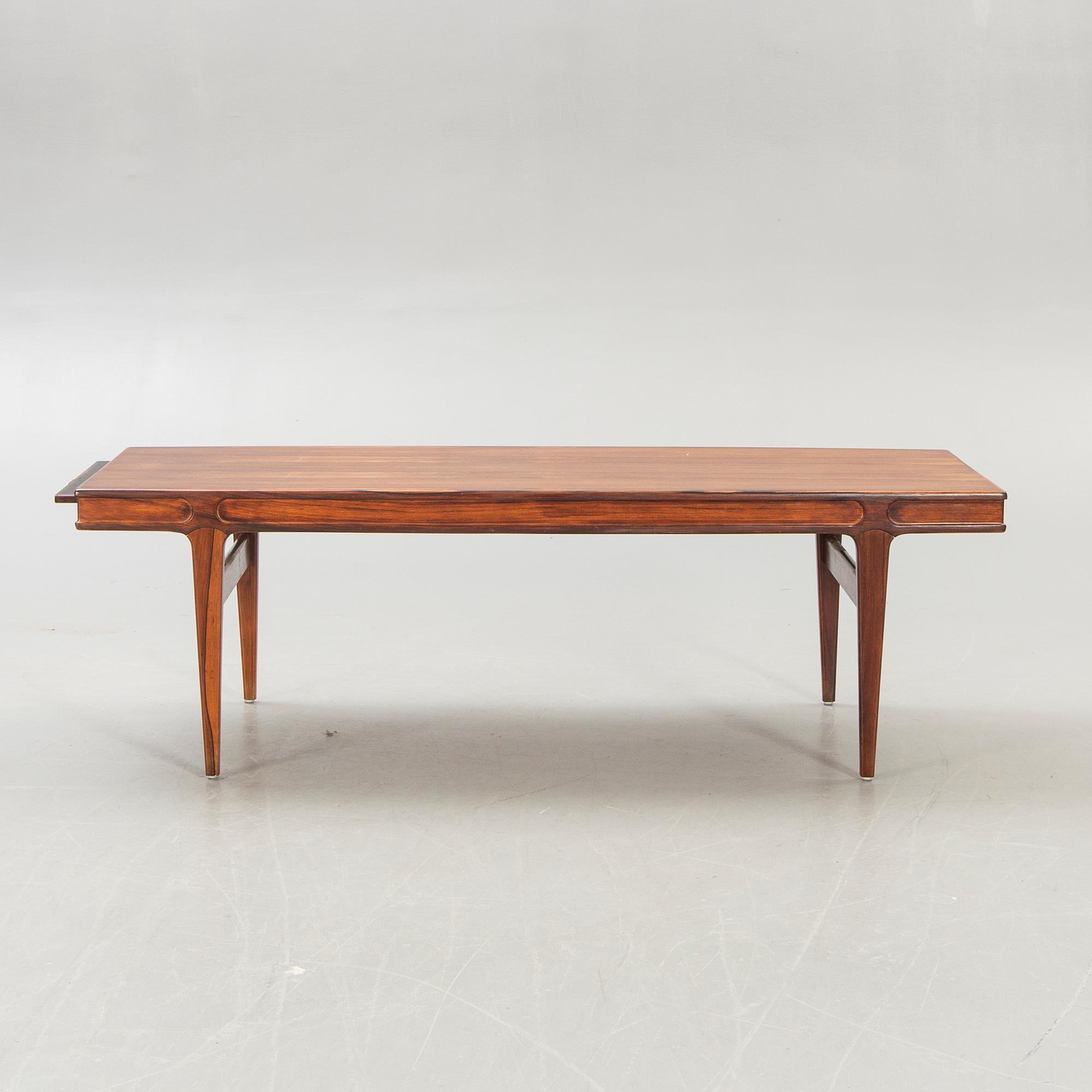 A Johannes Andersen jacaranda coffee table model F102, 1960s.