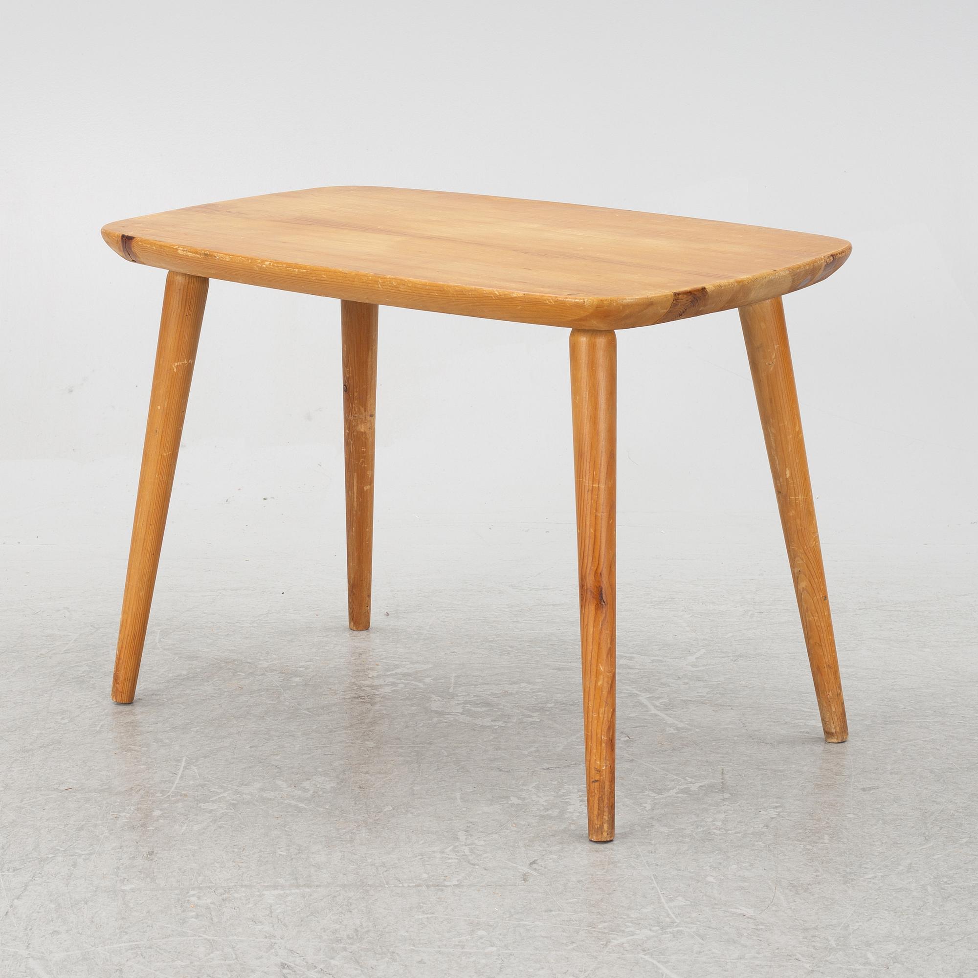 Göran Malmvall, coffee table, Svensk Fur, mid-20th century.