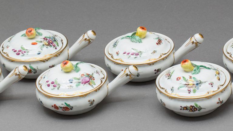 PORTIONSKAROTTER med lock, 8 st, Nymphenburg, 1900-tal, porslin.