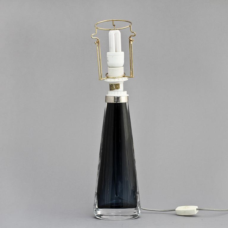 BORDSLAMPA, glas, Carl Fagerlund, Orrefors, 1900-talets andra hälft.