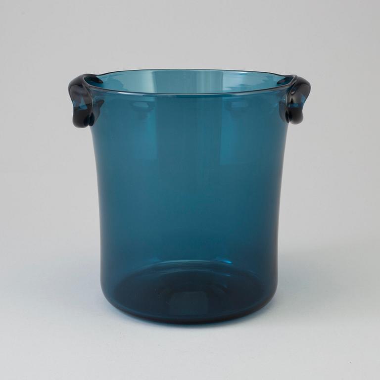 NILS LANDBERG. A glass champagne cooler from Orrefors, 1950's.