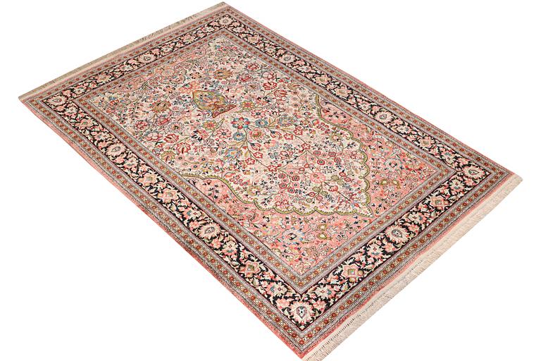 Matta, silke Ghom, ca. 182 x 122.