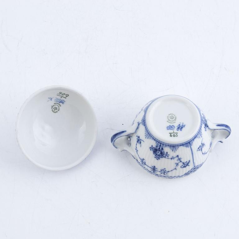 Royal Copenhagen, coffee and tea service, porcelain, "Musselmalet", half-lace, 38 pieces. Denmark.
