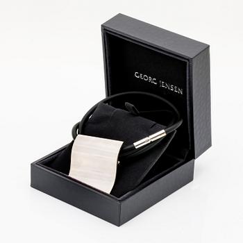 Georg Jensen hänge/brosch på gummi-vajer, sterling silver, ca 4 x 4 cm, längd ca 45 cm, nr 432.
