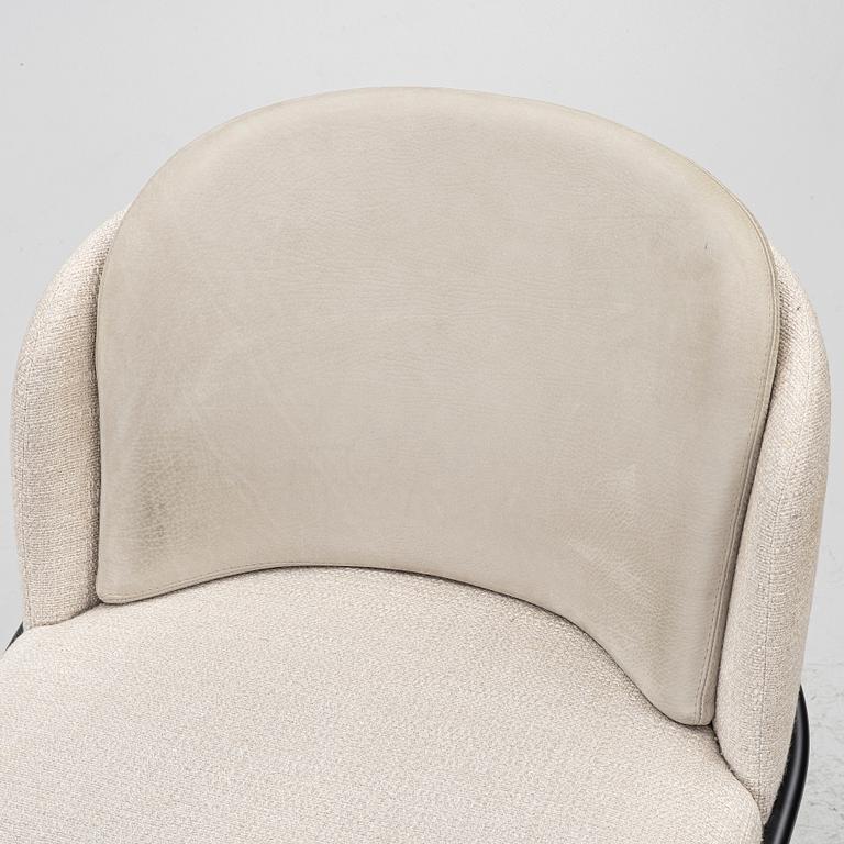 Christophe Delcourt, stolar, ett par, "Fil Noir Dining", Minotti. Italien.