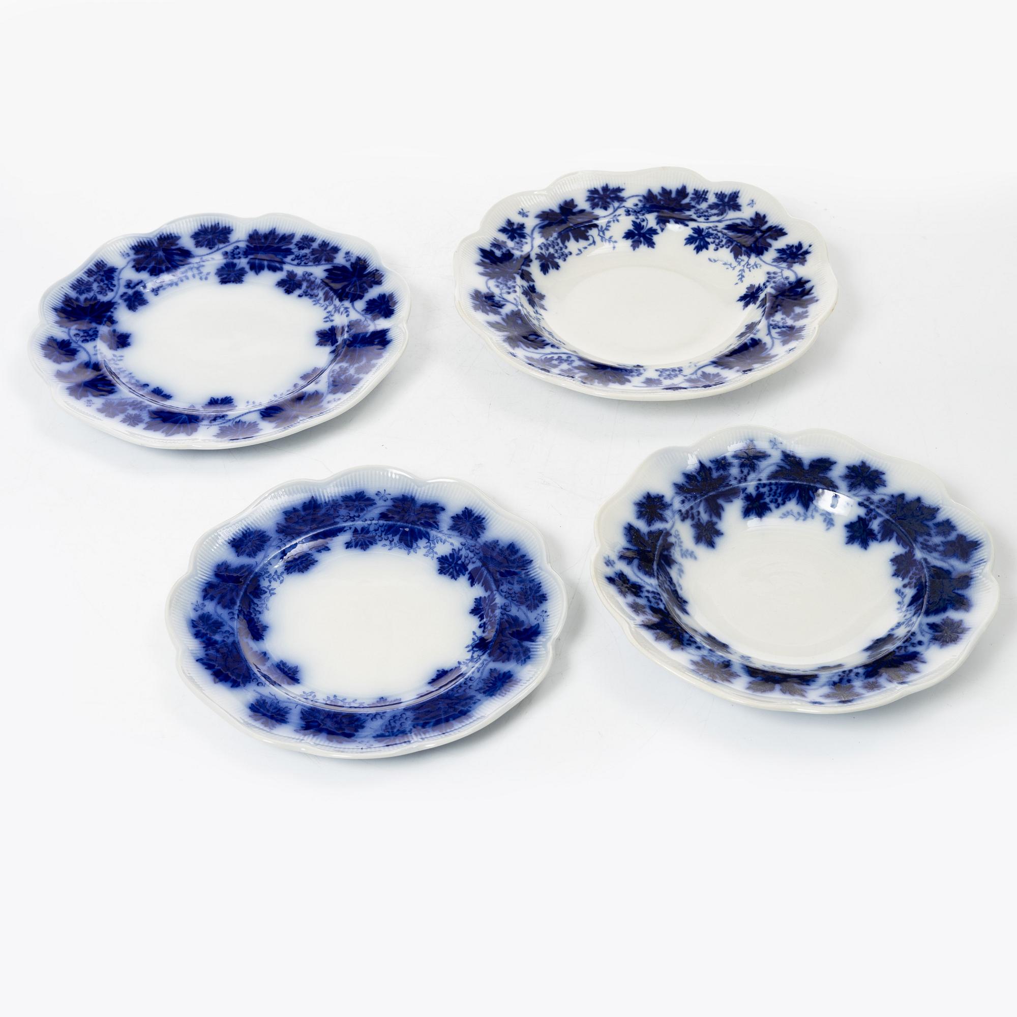 Arthur Percy, a 90-piece 'Blå Vinranka' creamware service, Gefle, Sweden, first half of the 20th century.