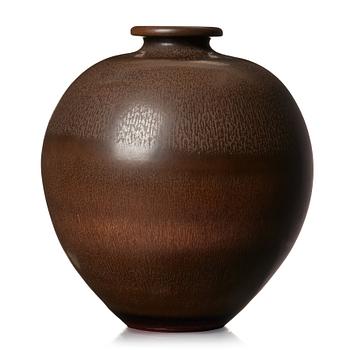 75. Berndt Friberg, a large stoneware urn, Gustavsberg studio, Sweden, 1968.