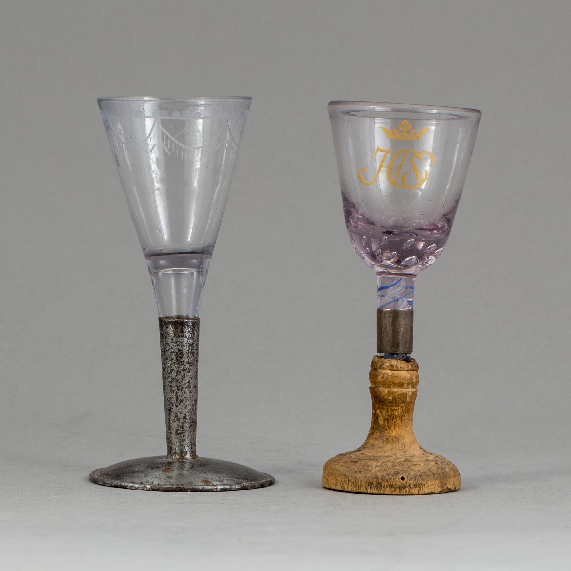 GLAS, 2 stycken, 1700/1800-tal.