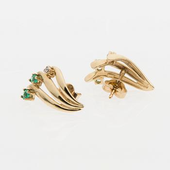 ÖRHÄNGEN, 14K guld, smaragder, åttkantslipade diamanter.