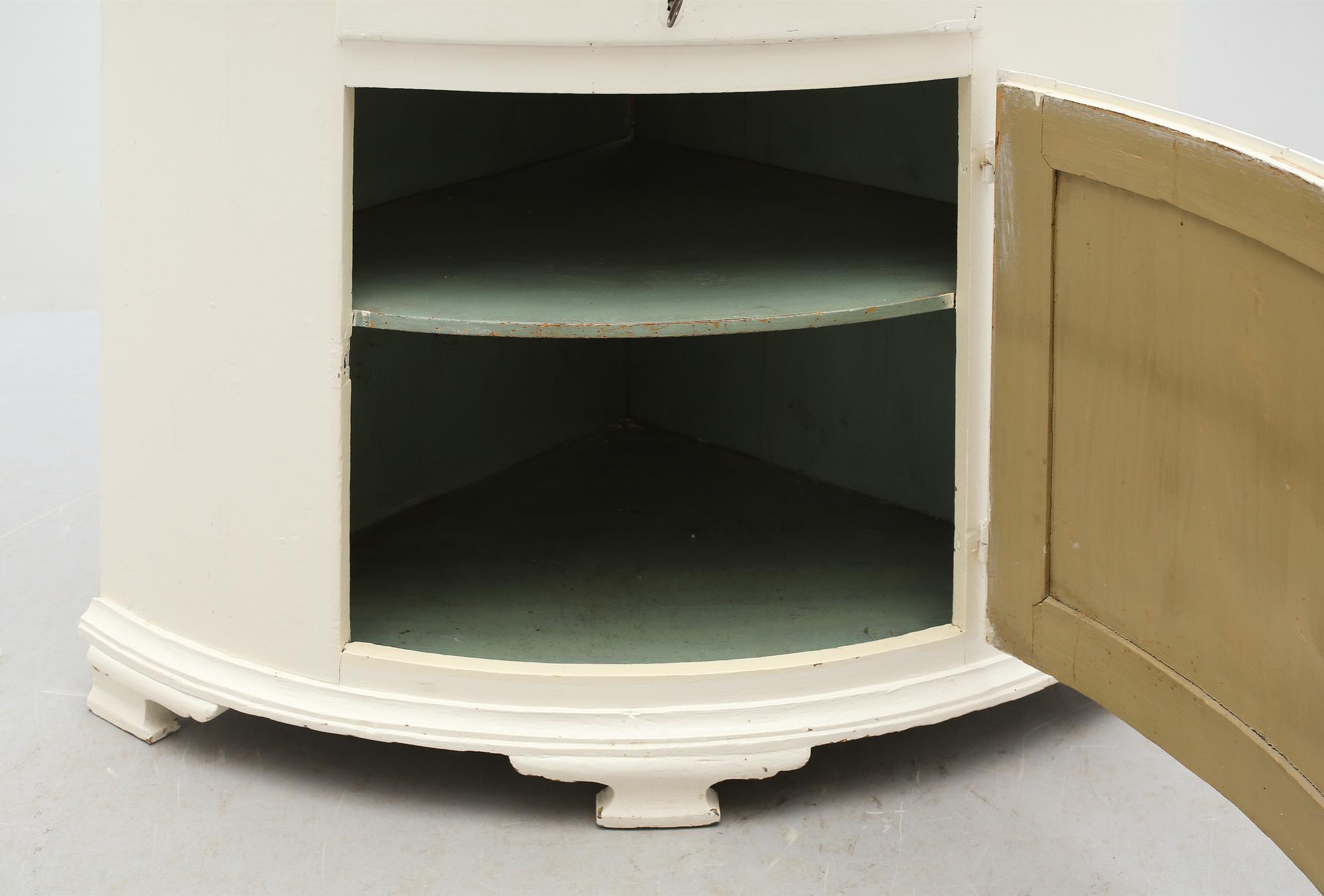 HÖRNSKÅP, 1700/1800-tal.