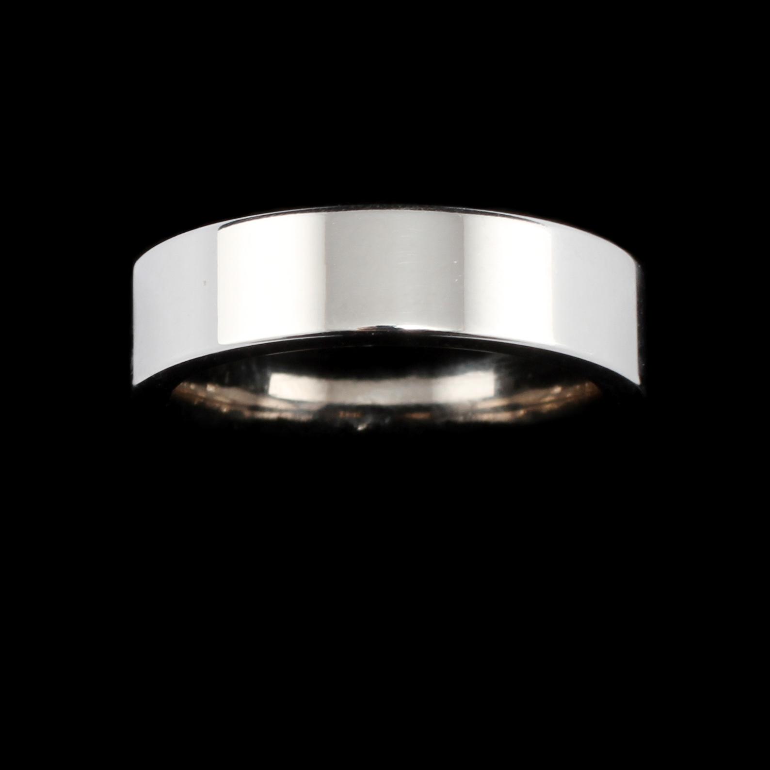 RING, 18k vitguld, Schalins 231-6, Scahlins Stockholm. Vikt 14 g.