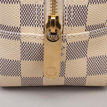 TOILET BAG, "Toiletry Bag" Louis Vuitton.