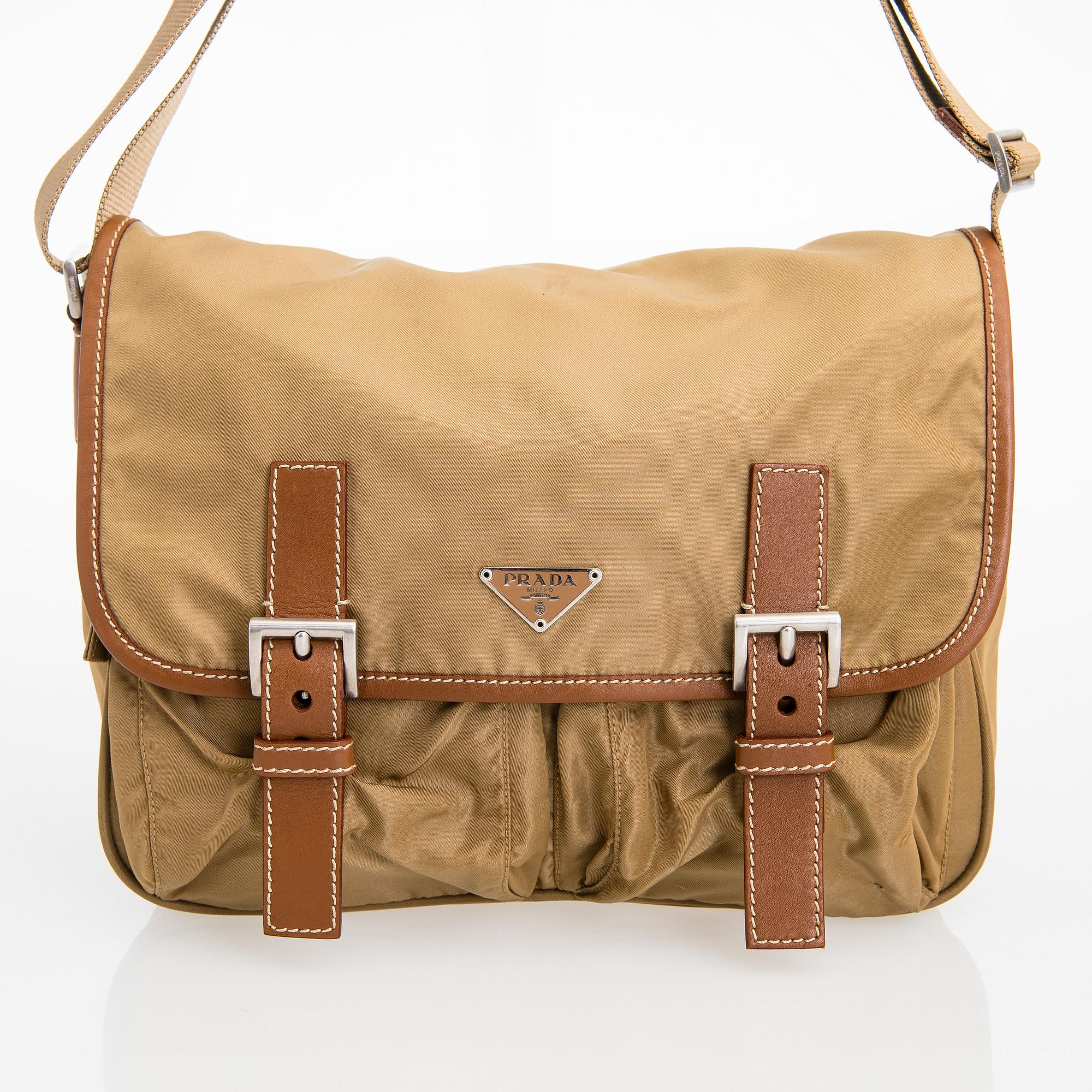 Prada, shoulderbag.