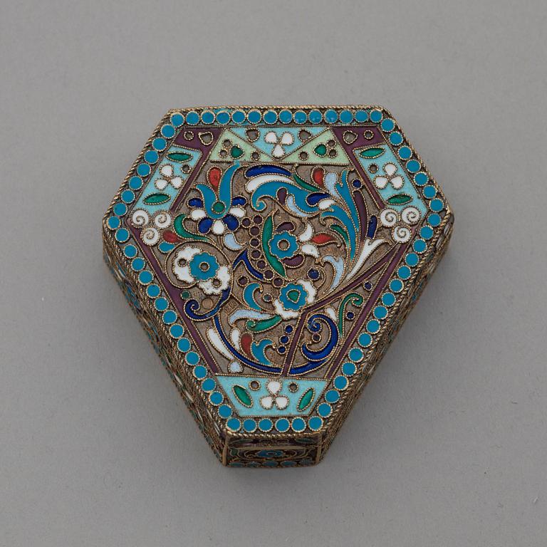 A Russian 20th century silver-gilt and enamel box, unidentified makersmark, Moscow 1908-1917.