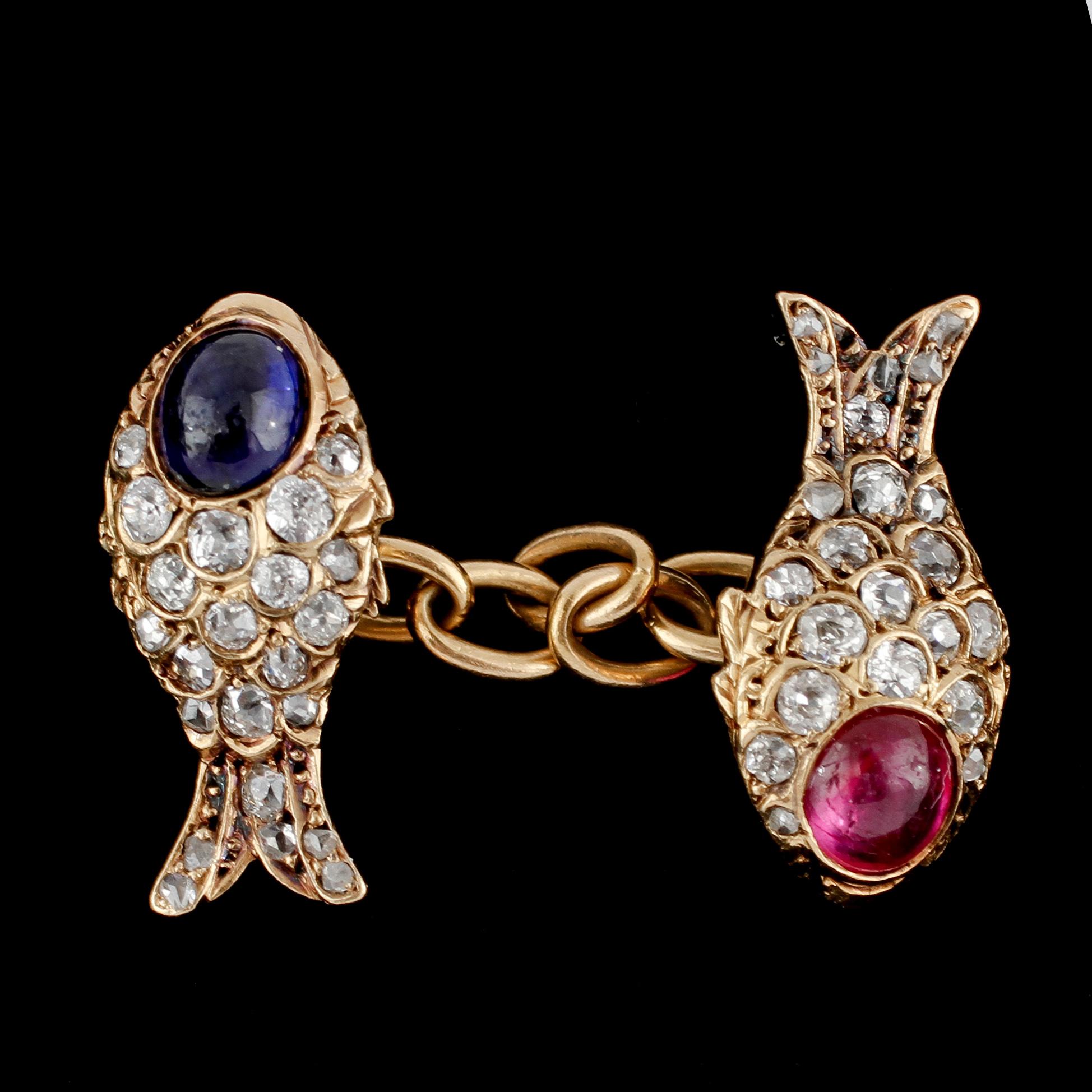 MANCHETTKNAPPAR, ett par, 18k guld, cabochonslipade safirer samt fasettslipade diamanter, troligtvis Ryssland. V 10 g.