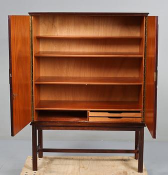 SKÅP, "11", försålt hos Ferdinand Lundqvist, omkring 1950.