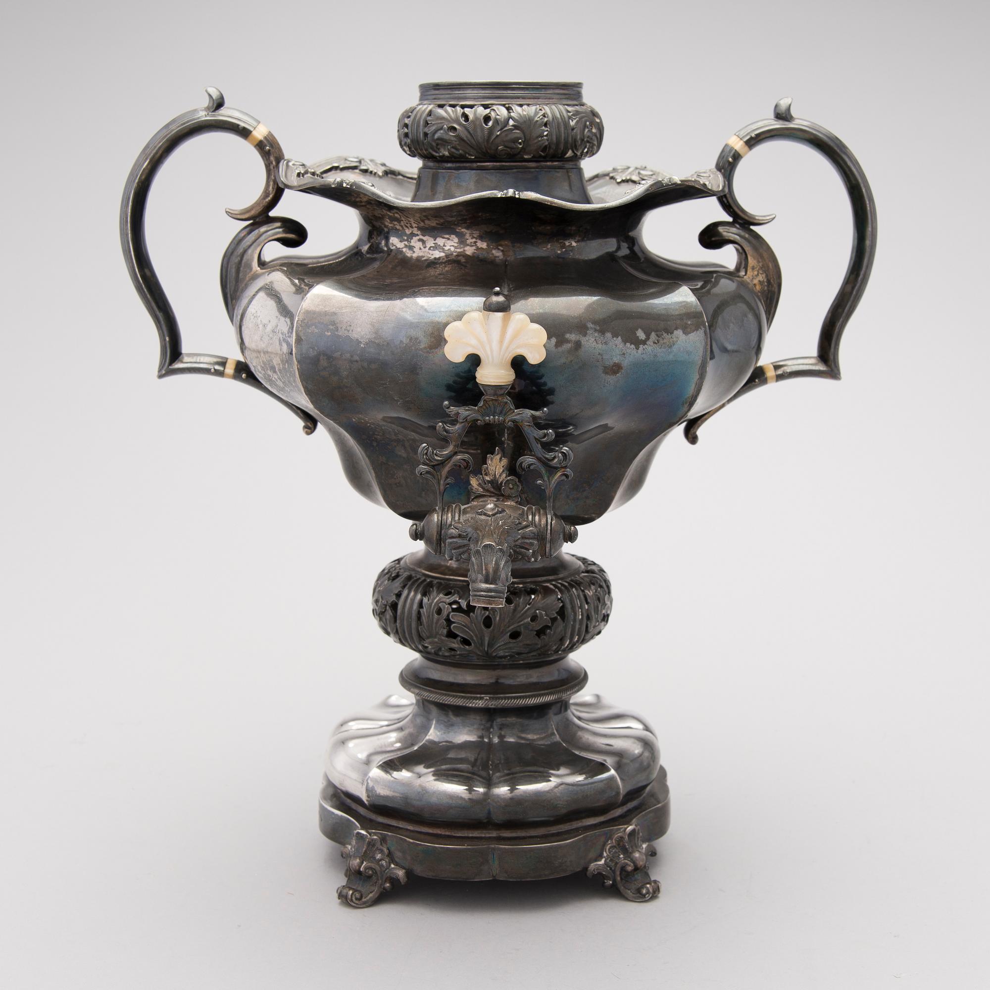 A RUSSIAN SILVER SAMOVAR, Adolf Speer, St.Petersburg 1845.